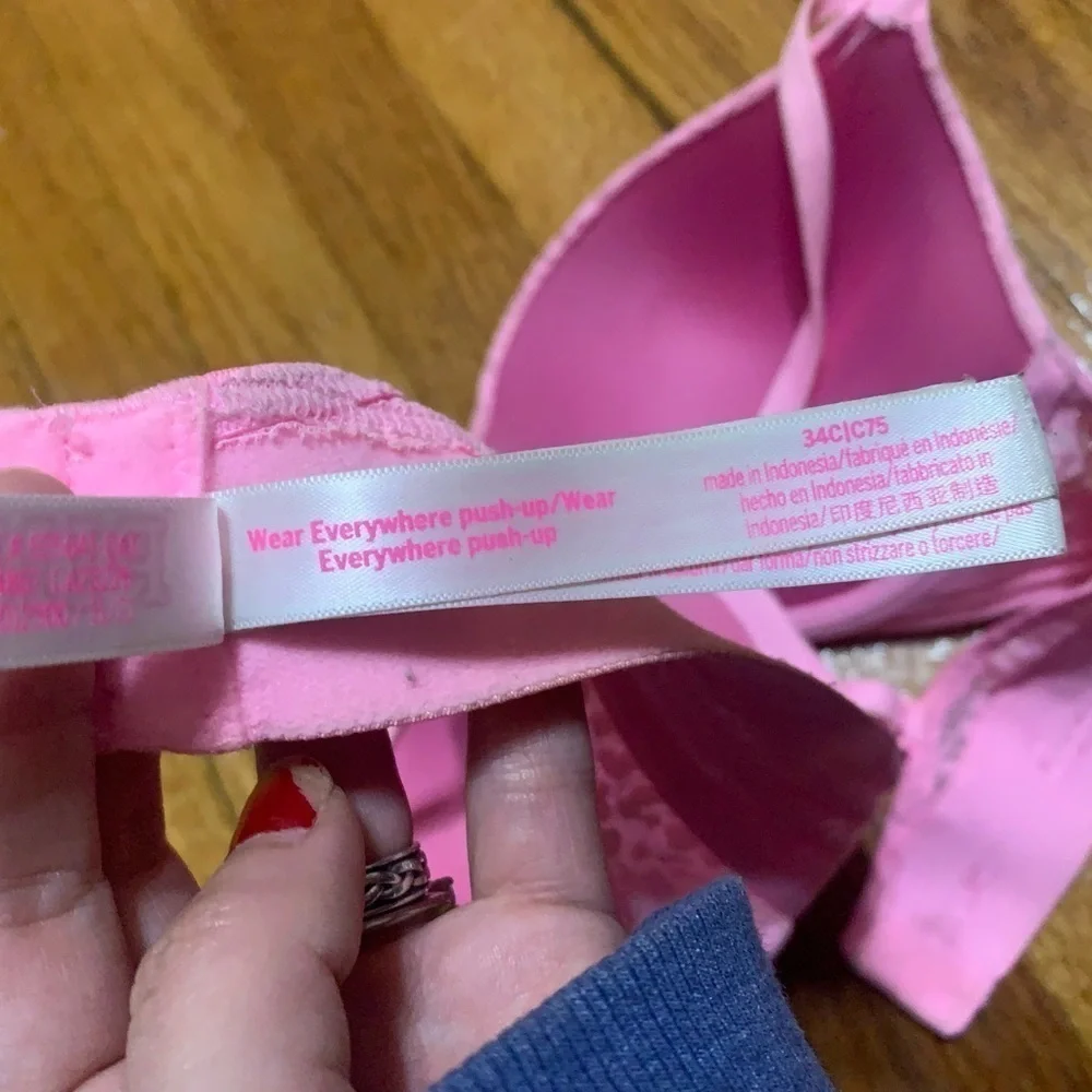 PINK Victoria's Secret Light Pink Lace Push-Up Bra - Picture 6 of 8